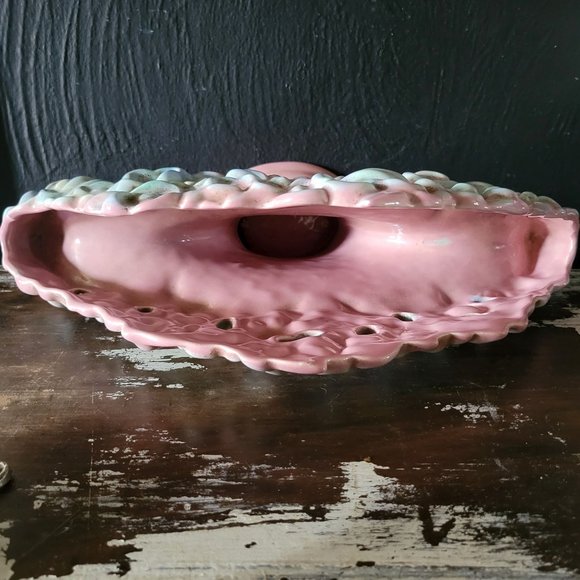 Vintage Royal Haeger Vase / Planter Fan Basket, Pink and Blue Royal Haeger - Picture 6 of 10